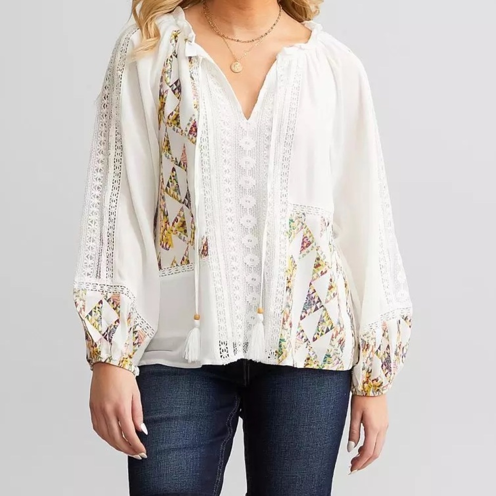 Miss Me Size M Vintage/Boho Lace Long Sleeve Top